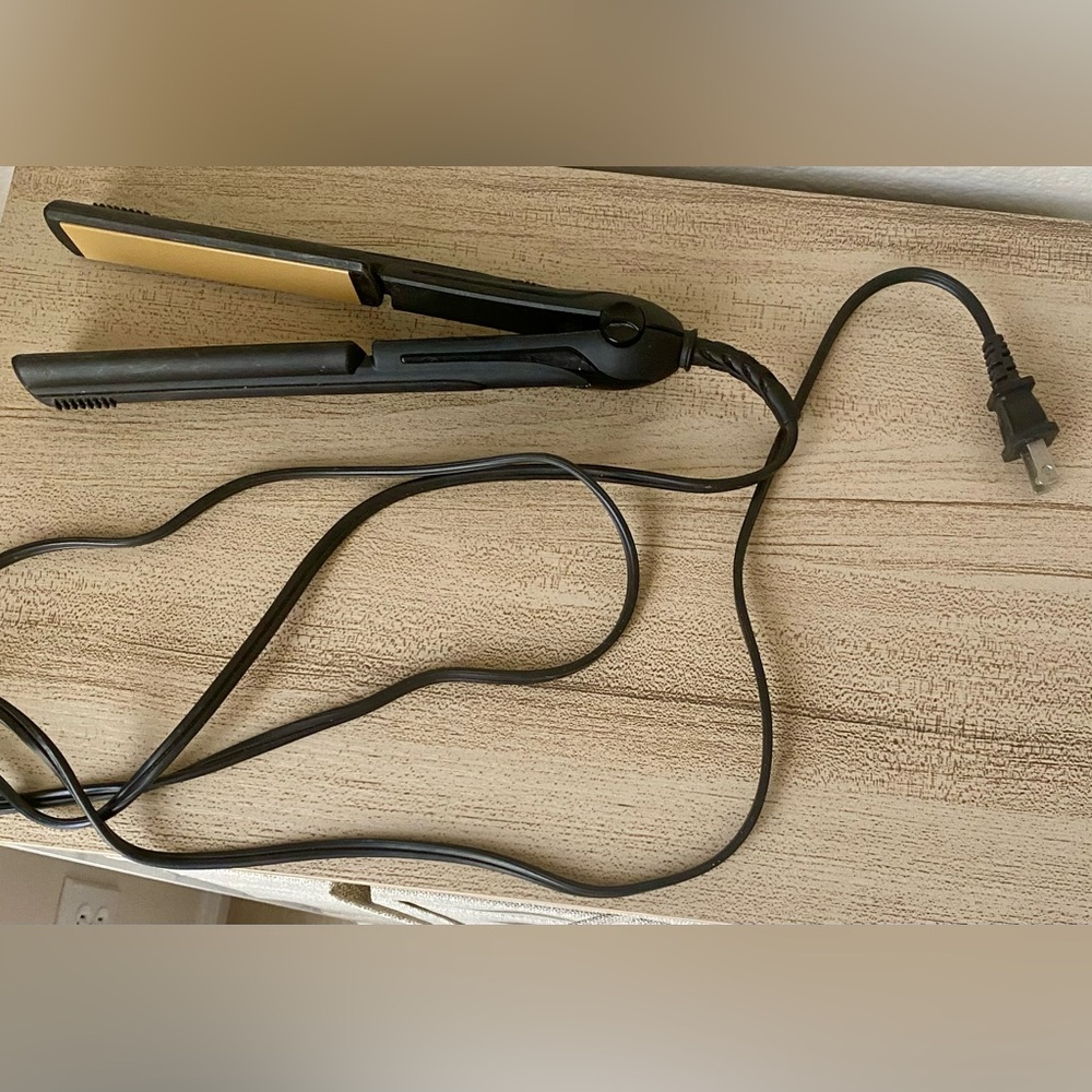 Revlon Hair Straightener